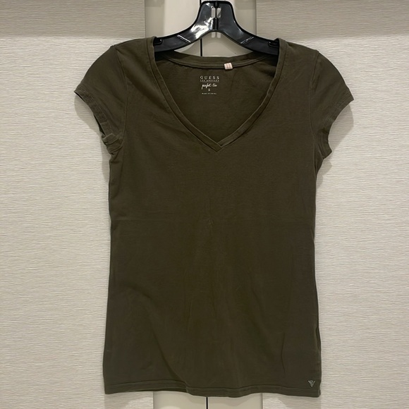 GUESS BRAND! ARMY GREEN VNECK! Size: S - Picture 3 of 7